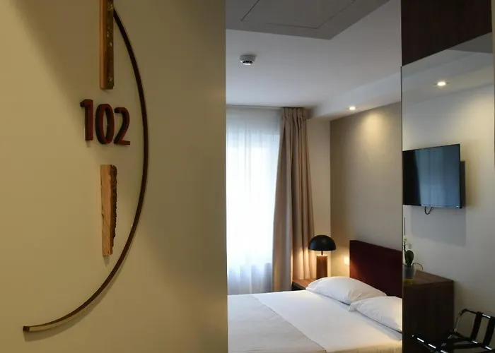 Hotel Outside Boutique